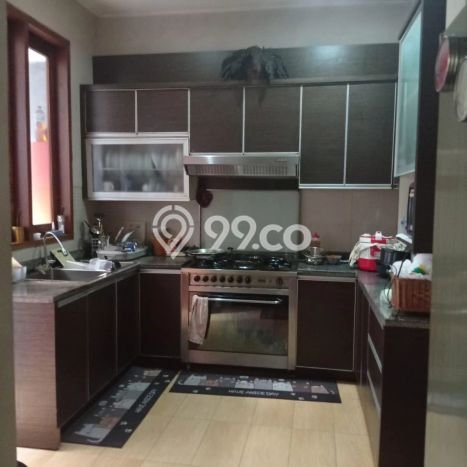 HUNIAN PILIHAN! Rumah di Antapani, Luas 305m2m² LB 400m2m² HUNIAN PILIHAN! Rumah di Antapani, Luas 305m2m² LB 400m2m²