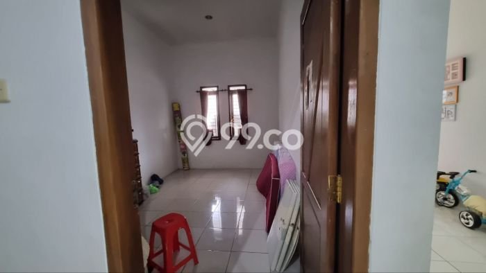 Rumah Luas Asri 3 KT Siap Huni di Taman Kopo Indah Bandung Rumah Luas Asri 3 KT Siap Huni di Taman Kopo Indah Bandung