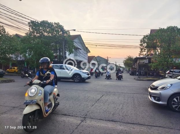Unit Ruko Disewakan di Taman Kopo Indah di Area Ramai & Strategis Unit Ruko Disewakan di Taman Kopo Indah di Area Ramai & Strategis