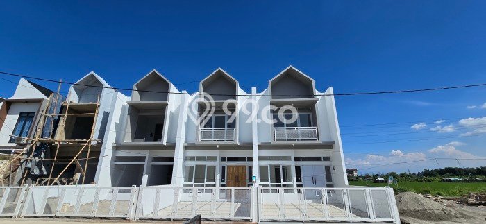 Hunian Cantik Modern Lb 125m2 di Arcamanik, Bandung Hunian Cantik Modern Lb 125m2 di Arcamanik, Bandung