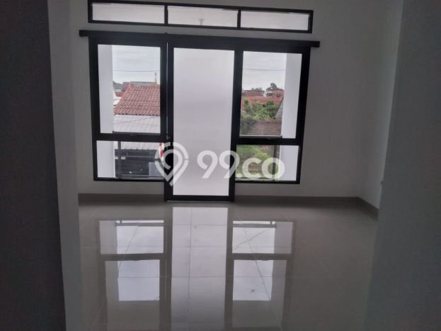 For Sale Rumah 4 Kamar Lokasi Ideal Bagus dan Strategis di Arcamanik For Sale Rumah 4 Kamar Lokasi Ideal Bagus dan Strategis di Arcamanik