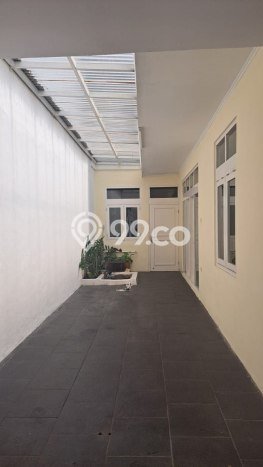 Rumah Elit LB 220m2 Siap Huni Desain Elegan di Asia Afrika, Bandung Rumah Elit LB 220m2 Siap Huni Desain Elegan di Asia Afrika, Bandung