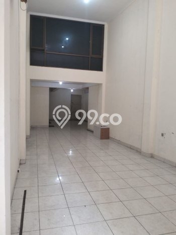 Ruko disewakan di Andir Bandung dengan luas bangunan 230m2 Ruko disewakan di Andir Bandung dengan luas bangunan 230m2