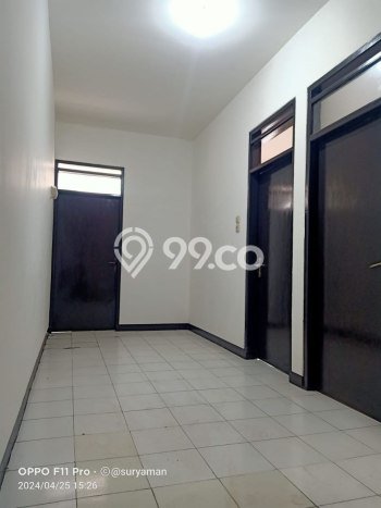 Ruko Lokasi Komersial di Taman Kopo Indah, Luas 180m², Akses Utama Ruko Lokasi Komersial di Taman Kopo Indah, Luas 180m², Akses Utama