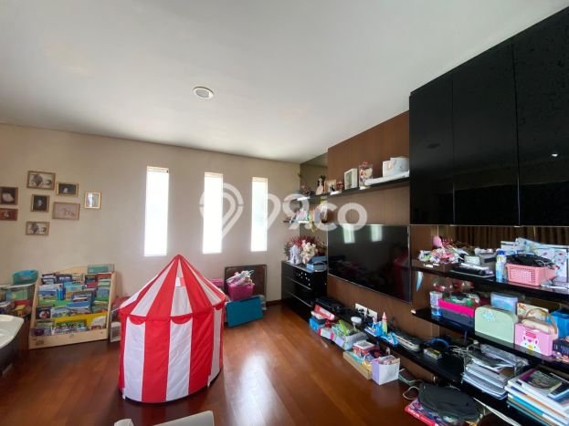 SIAP HUNI! Rumah Strategis di Dago Pakar, LT 548m² LB 500m² SIAP HUNI! Rumah Strategis di Dago Pakar, LT 548m² LB 500m²