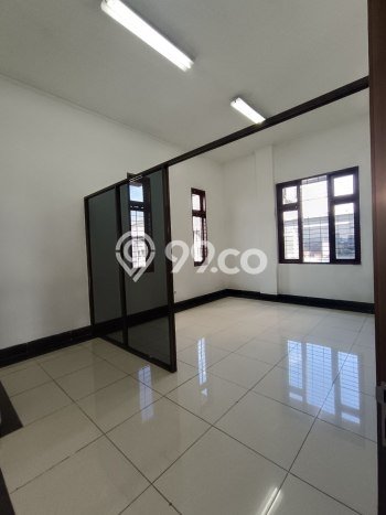 Disewakan Komersial di Kawasan Ramai Soekarno Hatta Luas 900m2 Disewakan Komersial di Kawasan Ramai Soekarno Hatta Luas 900m2