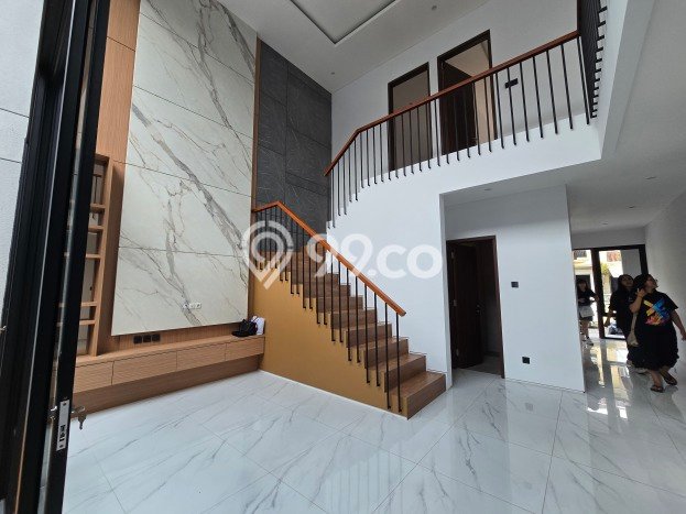 Rumah Mewah LB 217m2 Siap Pakai Desain Elegan di Kota Baru Parahyangan, Bandung Rumah Mewah LB 217m2 Siap Pakai Desain Elegan di Kota Baru Parahyangan, Bandung
