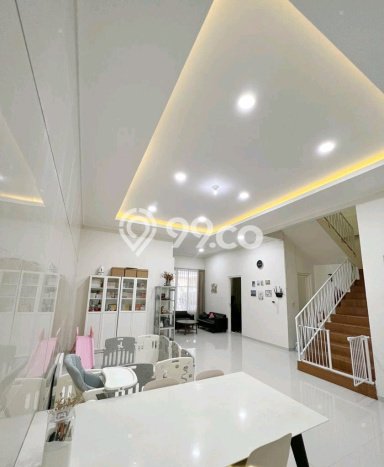 Dijual Rumah Mewah Megah Dengan View Cantik di Sutorejo, Surabaya Dijual Rumah Mewah Megah Dengan View Cantik di Sutorejo, Surabaya