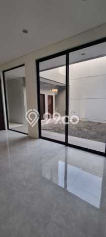 Rumah Elit LB 158m2 Siap Pakai Desain Elegan di Citraland, Surabaya Rumah Elit LB 158m2 Siap Pakai Desain Elegan di Citraland, Surabaya