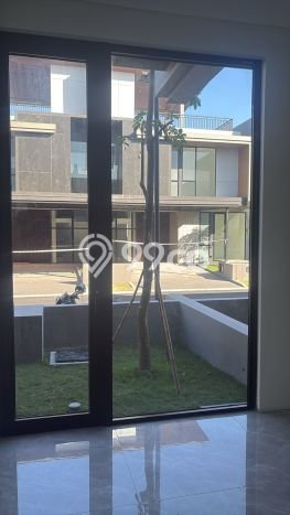 Rumah sewa siap huni 4 Kamar Tidur di Citraland, Surabaya Rumah sewa siap huni 4 Kamar Tidur di Citraland, Surabaya