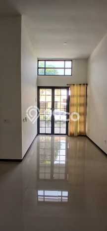 Disewakan Rumah Murah di Citraland Surabaya dengan 3 KT Disewakan Rumah Murah di Citraland Surabaya dengan 3 KT