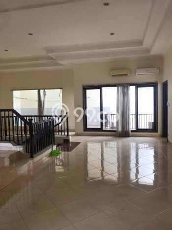 Disewakan! Rumah 5 Kamar Tidur &
4 Kamar Mandi di Citraland, Surabaya Disewakan! Rumah 5 Kamar Tidur &
4 Kamar Mandi di Citraland, Surabaya
