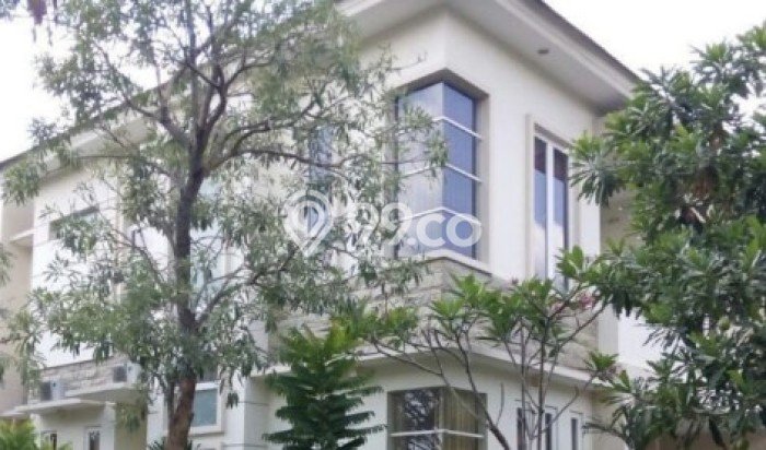 Rumah sewa siap huni 4 KT di Citraland, Surabaya Rumah sewa siap huni 4 KT di Citraland, Surabaya