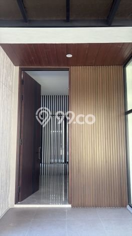 Rumah sewa siap huni 4 Kamar Tidur di Citraland, Surabaya Rumah sewa siap huni 4 Kamar Tidur di Citraland, Surabaya