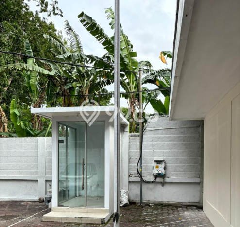Disewakan Rumah Nyaman di Surabaya Harga Rp 800 Juta/ Tahun Disewakan Rumah Nyaman di Surabaya Harga Rp 800 Juta/ Tahun
