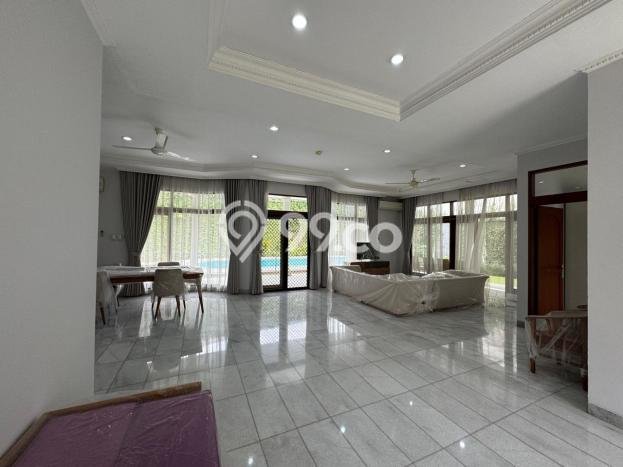 Disewakan! Rumah 5 Kamar Tidur &
6 Kamar Mandi di Tb Simatupang, Jakarta Selatan Disewakan! Rumah 5 Kamar Tidur &
6 Kamar Mandi di Tb Simatupang, Jakarta Selatan