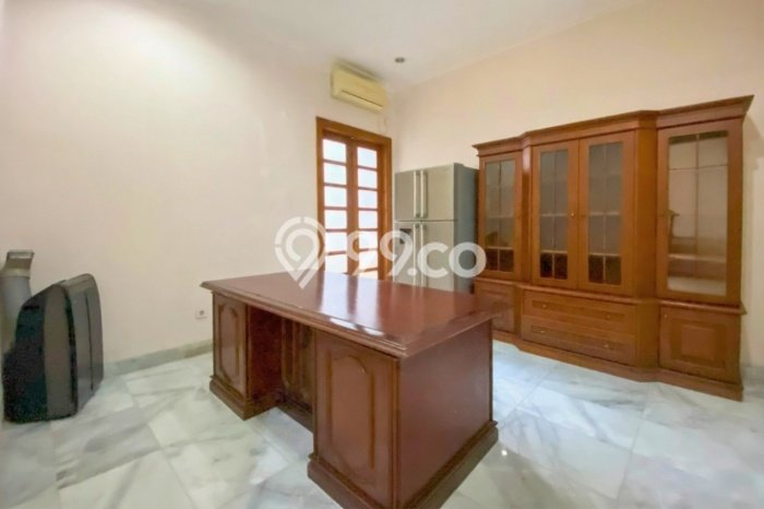 Jual Rumah Mewah Elegan Dengan View Eksklusif di Taman Palem, Jakarta Barat Jual Rumah Mewah Elegan Dengan View Eksklusif di Taman Palem, Jakarta Barat