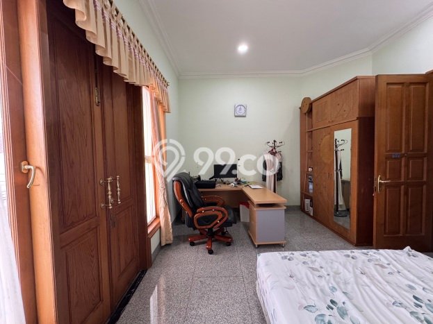 Siap Huni Rumah Mewah 6 Kamar di Kebayoran Lama Dekat ke Mana Saja Siap Huni Rumah Mewah 6 Kamar di Kebayoran Lama Dekat ke Mana Saja