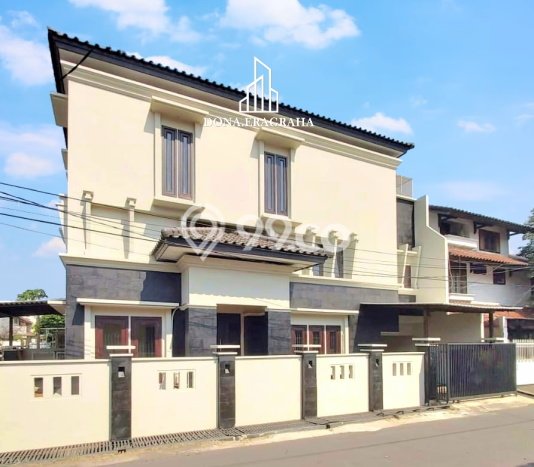 For Sale! Luxury House LT 215m2 Desain Modern di Cipete For Sale! Luxury House LT 215m2 Desain Modern di Cipete