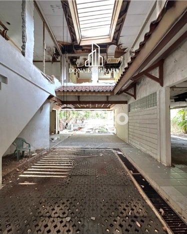NEW LISTING! Rumah Premium di Kebayoran Lama, LT 712m² Bangunan 500m² NEW LISTING! Rumah Premium di Kebayoran Lama, LT 712m² Bangunan 500m²