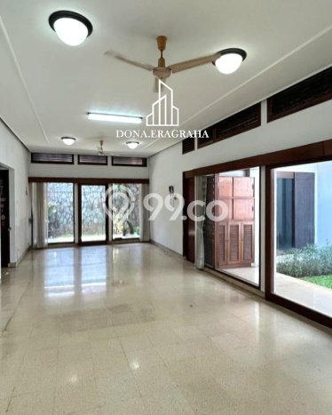 Dijual Hunian Mewah dengan Fasilitas Sekitar Komplit di Kebayoran Lama, Jakarta Selatan Dijual Hunian Mewah dengan Fasilitas Sekitar Komplit di Kebayoran Lama, Jakarta Selatan