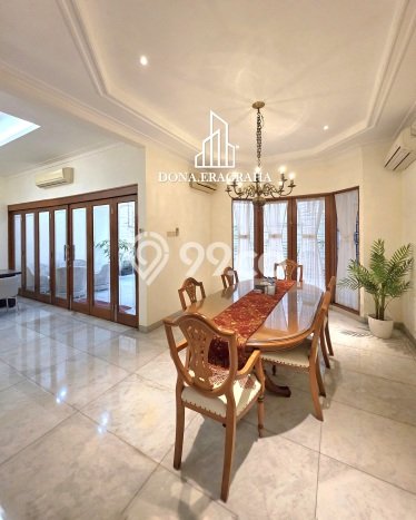 For Sale! Luxury House LT 309m2 Desain Elegan di Pondok Indah For Sale! Luxury House LT 309m2 Desain Elegan di Pondok Indah