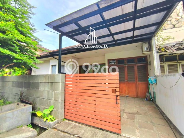 Ready to Use! Premium House LT 240m2 Desain Elegan di Lebak Bulus Ready to Use! Premium House LT 240m2 Desain Elegan di Lebak Bulus