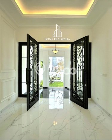 Rumah Modern 4 Kamar Terawat di Pondok Indah, Dekat Pusat Perbelanjaan, Jakarta Selatan Rumah Modern 4 Kamar Terawat di Pondok Indah, Dekat Pusat Perbelanjaan, Jakarta Selatan