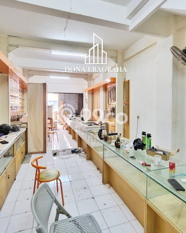 Ruko Dijual di Prime Area Jakarta Selatan Luas 256m2 Ruko Dijual di Prime Area Jakarta Selatan Luas 256m2