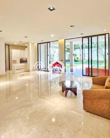 For Sale! Premium House LT 569m2 Desain Elegan di Kemang For Sale! Premium House LT 569m2 Desain Elegan di Kemang