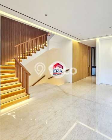 For Sale! Premium House LT 201m2 Desain Modern di Pondok Indah For Sale! Premium House LT 201m2 Desain Modern di Pondok Indah