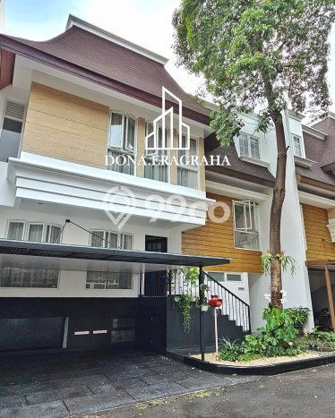 Ready to Use! Premium House LT 130m2 Desain Modern di Jati Padang Ready to Use! Premium House LT 130m2 Desain Modern di Jati Padang