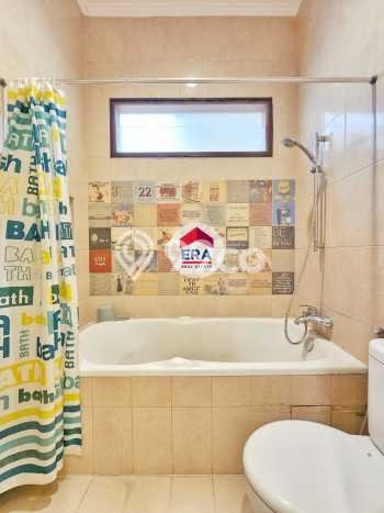 Rumah Modern di Cinere, Depok, LT 200m² Bangunan 300m² Rumah Modern di Cinere, Depok, LT 200m² Bangunan 300m²