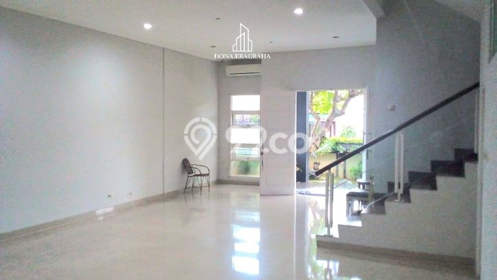 HARGA SPESIAL! Rumah area Pondok Indah, Jakarta Selatan, LT 252m² Bangunan 364m² BISA KPR! HARGA SPESIAL! Rumah area Pondok Indah, Jakarta Selatan, LT 252m² Bangunan 364m² BISA KPR!