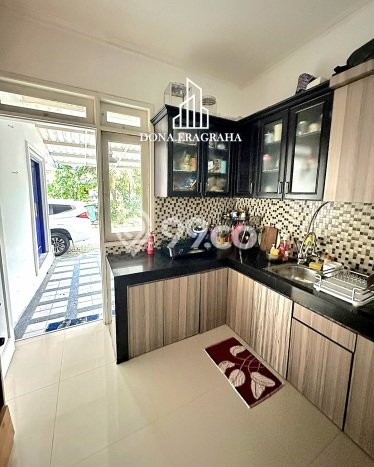 Rumah Modern 3 KT di Cirendeu Jakarta Selatan Semi Furnished Rumah Modern 3 KT di Cirendeu Jakarta Selatan Semi Furnished