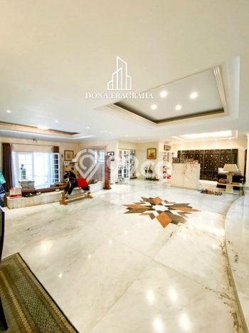 Rumah Berkualitas 4 Kamar Tidur dan 4 Kamar Mandi di Lokasi Strategis Mega Kuningan, Jakarta Selatan Rumah Berkualitas 4 Kamar Tidur dan 4 Kamar Mandi di Lokasi Strategis Mega Kuningan, Jakarta Selatan