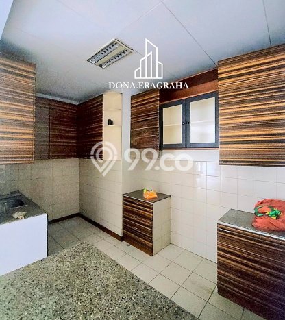 Rumah Menguntungkan di Lebak Bulus, Dekat Kawasan Bisnis, Jakarta Selatan - 4 Kamar Tidur Rumah Menguntungkan di Lebak Bulus, Dekat Kawasan Bisnis, Jakarta Selatan - 4 Kamar Tidur