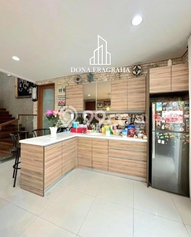 Rumah Harga Terjangkau 4 KT di Pondok Indah, Jakarta Selatan Rumah Harga Terjangkau 4 KT di Pondok Indah, Jakarta Selatan
