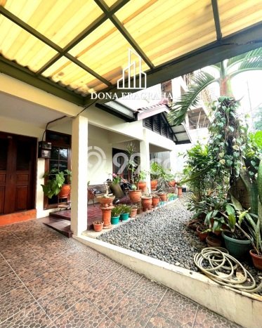 Rumah Elit Modern Tanpa Renovasi di Pondok Indah Jakarta Selatan Rumah Elit Modern Tanpa Renovasi di Pondok Indah Jakarta Selatan