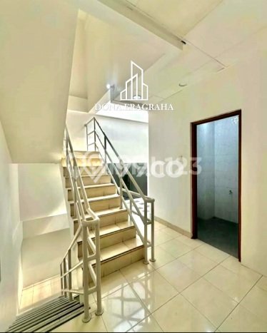 Ruko Bagus Dijual LB 250m2 Lokasi Strategis Jakarta Selatan Area Cocok untuk Berbisnis Ruko Bagus Dijual LB 250m2 Lokasi Strategis Jakarta Selatan Area Cocok untuk Berbisnis