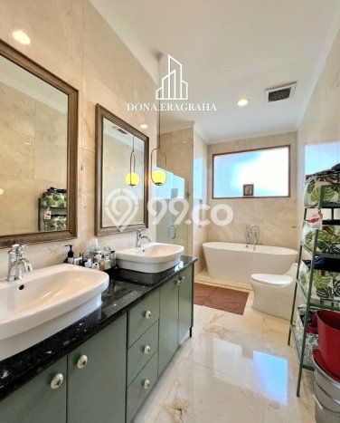 Dijual Rumah Luas Elegan Dengan View Cantik di Kemang, Jakarta Selatan Dijual Rumah Luas Elegan Dengan View Cantik di Kemang, Jakarta Selatan