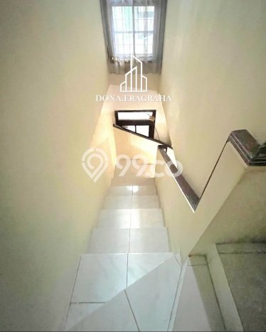 Rumah Elit Modern Tanpa Renovasi di Pondok Indah Jakarta Selatan Rumah Elit Modern Tanpa Renovasi di Pondok Indah Jakarta Selatan