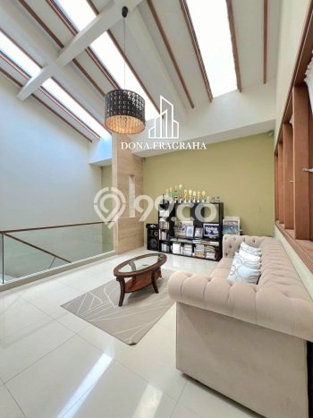 Dijual Rumah Luas Megah Dengan View Eksklusif di Pondok Indah, Jakarta Selatan Dijual Rumah Luas Megah Dengan View Eksklusif di Pondok Indah, Jakarta Selatan