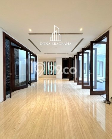 Dijual Rumah Mewah Elegan Dengan View Eksklusif di Pondok Indah, Jakarta Selatan Dijual Rumah Mewah Elegan Dengan View Eksklusif di Pondok Indah, Jakarta Selatan