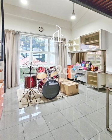 Jual Rumah Mewah Elegan Dengan View Cantik di Pondok Indah, Jakarta Selatan Jual Rumah Mewah Elegan Dengan View Cantik di Pondok Indah, Jakarta Selatan