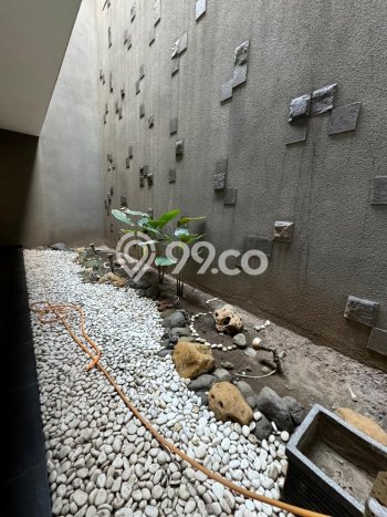Jual Rumah Mewah Elegan Dengan View Eksklusif di Pakuwon Indah, Surabaya Jual Rumah Mewah Elegan Dengan View Eksklusif di Pakuwon Indah, Surabaya