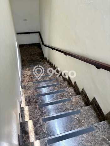 SIAP HUNI! Rumah Strategis di , LT 432m2m² LB 500m2m² SIAP HUNI! Rumah Strategis di , LT 432m2m² LB 500m2m²