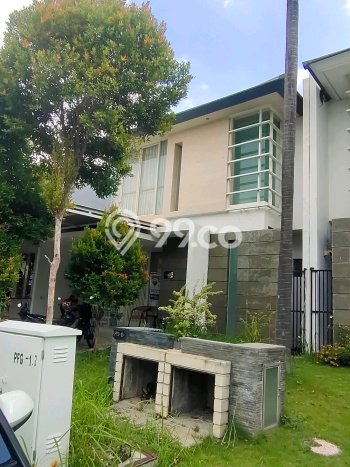 Ready to Use! Premium House LT 180m2 Desain Modern di Pakuwon Indah Ready to Use! Premium House LT 180m2 Desain Modern di Pakuwon Indah