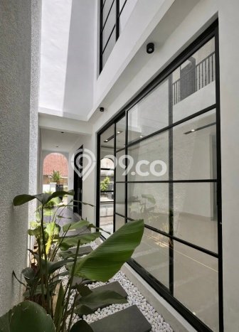 Dijual Rumah Premium dengan Fasilitas Sekitar Lengkap di Rungkut, Surabaya Dijual Rumah Premium dengan Fasilitas Sekitar Lengkap di Rungkut, Surabaya