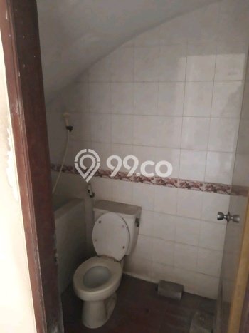 For Sale Hunian Rumah Terawat 4 Kamar di Mulyosari, Surabaya For Sale Hunian Rumah Terawat 4 Kamar di Mulyosari, Surabaya